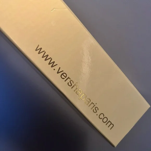 Versha Straightner In Gold Box - Picture 8 of 9
